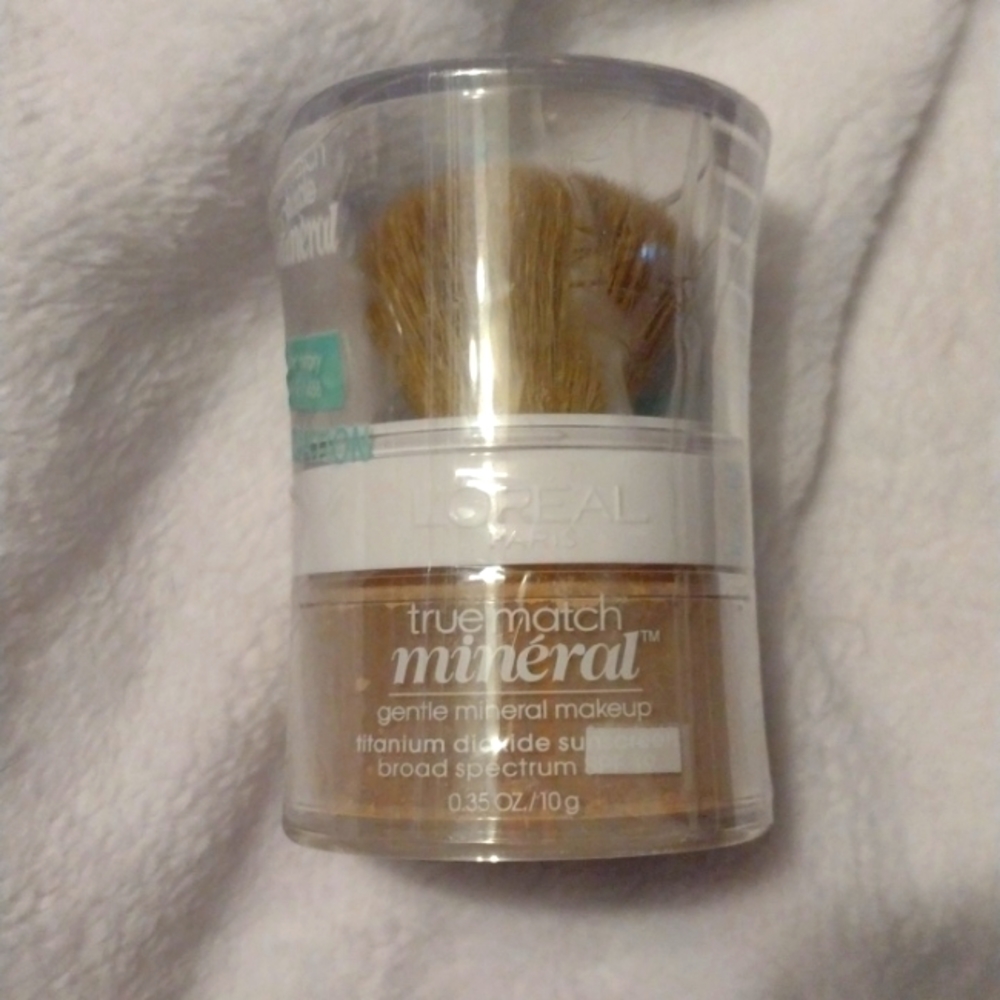 L'Oreal True Match Mineral Light Ivory Foundation new
